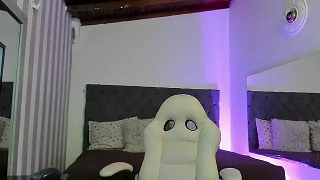 Alahia_Am from StripChat