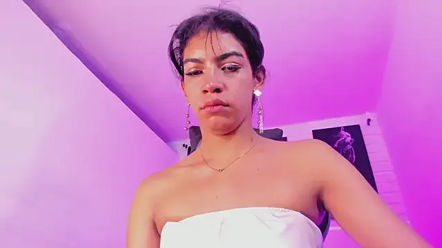 Alahia_Rodriguez on StripChat 