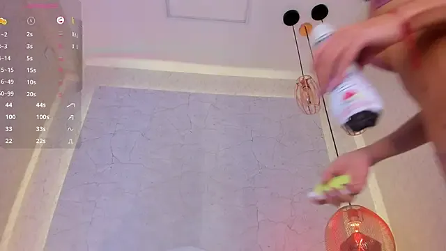 alahia_rosse from StripChat is Freechat