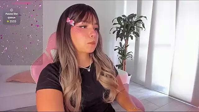 Alana_Banana_ from StripChat