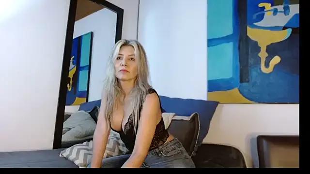 alana_valdiri from StripChat
