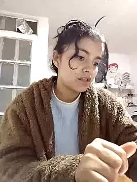 AlanaHotxx from StripChat