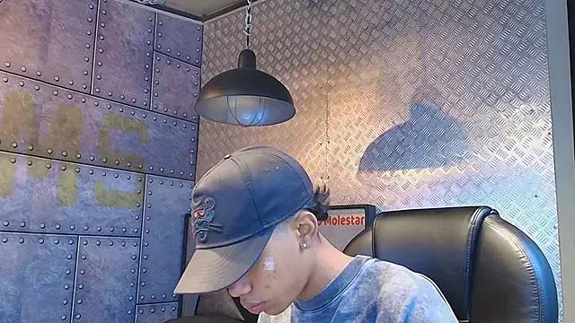 AlanCutee from StripChat
