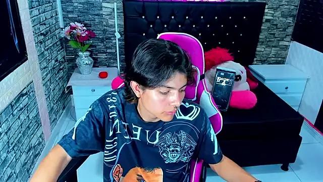 Try our streaming cams variety and talk on a personal level with our adorable girls streamers, showing off their bountiful shapes and dildos.
