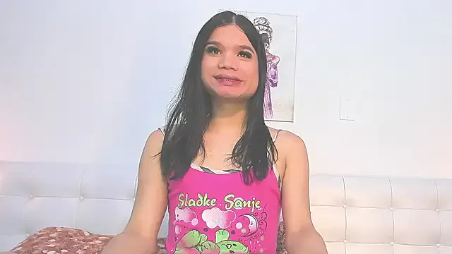 Alanna_miaw from StripChat is Freechat