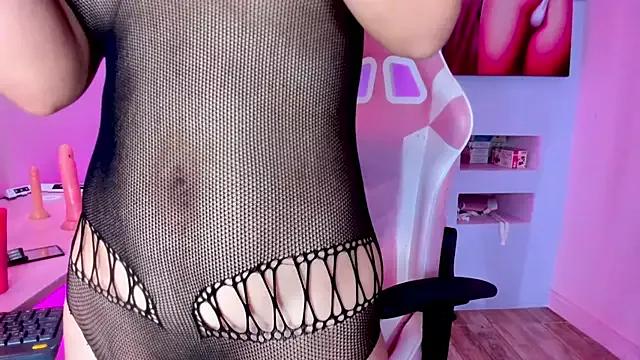 AlannaBaker from StripChat