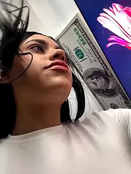 AlannaEvons from StripChat is Freechat