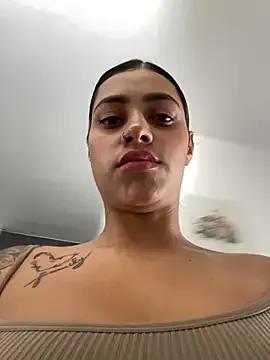 AlannaEvons from StripChat