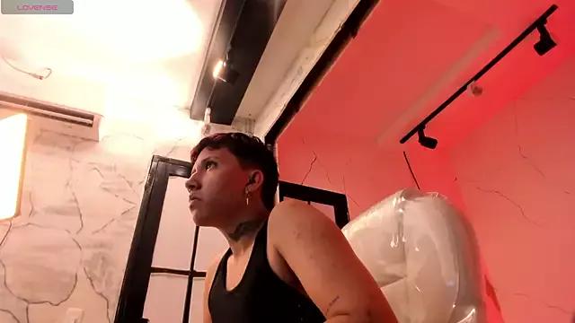 AlanRed_ from StripChat is Freechat