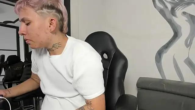 AlanRed_ from StripChat
