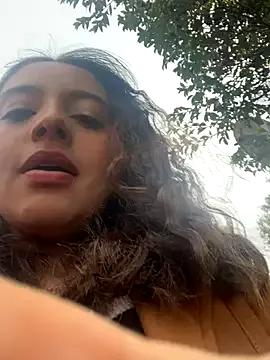 Alaska-de-lune from StripChat is Freechat