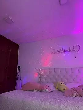 alee_lenoxx from StripChat