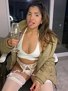 AlejandritaMilano from StripChat is Freechat