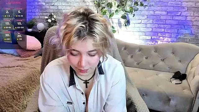 Try our streaming cams variety and talk on a personal level with our adorable girls streamers, showing off their bountiful shapes and dildos.