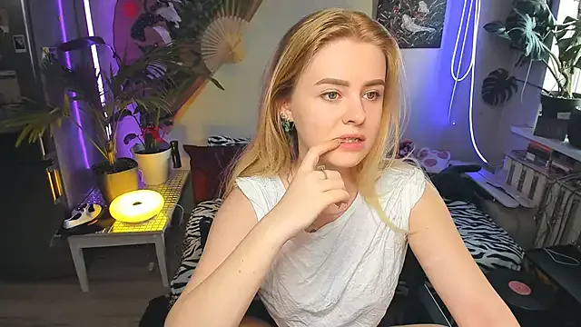 Alexa__Pirs from StripChat is Freechat