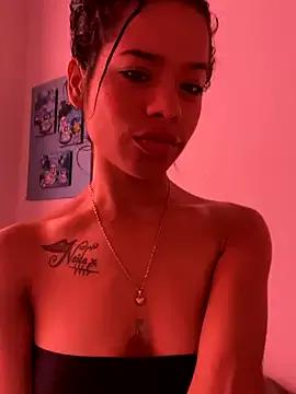 Alexahoot10 from StripChat