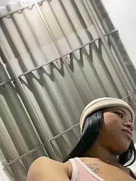Alexahoot10 from StripChat