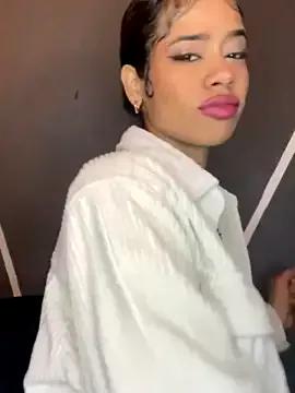 Alexahoot10 from StripChat