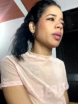 Alexahoot10 from StripChat