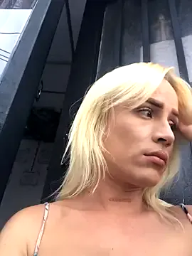 alexawinterrr from StripChat is Freechat