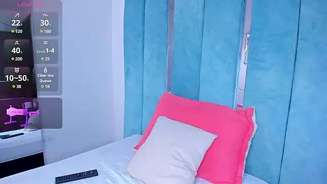 Try our streaming cams variety and talk on a personal level with our adorable girls streamers, showing off their bountiful shapes and dildos.