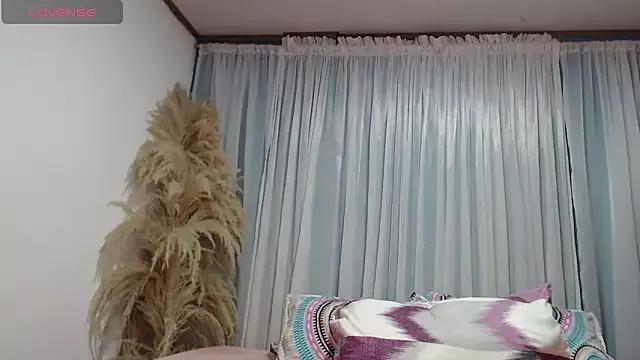 Alhana-miller from StripChat is Freechat