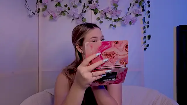 AliaBuerstatte from StripChat is Freechat