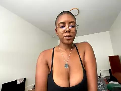 aliayourfav from StripChat is Freechat