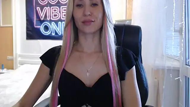 Alice666x from StripChat is Freechat