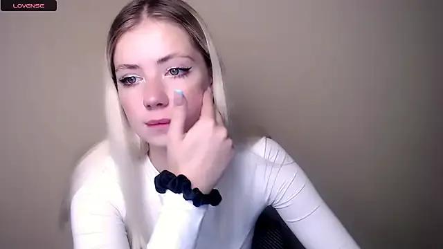 AliceHotty_ from StripChat is Freechat