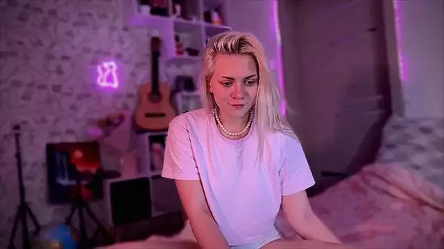 AliceOceanEye from StripChat