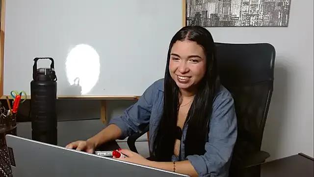 AliceSmiith_ from StripChat is Freechat