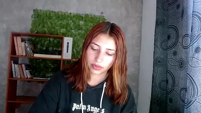 AliceTeenager_ from StripChat is Freechat