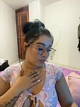 Aliciawhitee from StripChat is Freechat