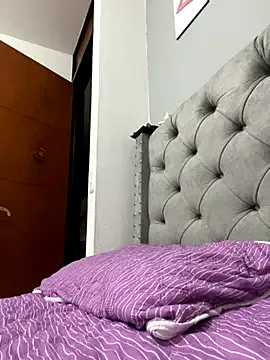 Aliciawhitee from StripChat is Freechat