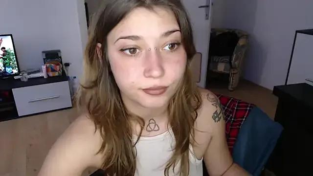 Aliens4twenty from StripChat is Freechat