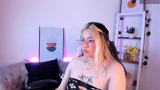 Try our streaming cams variety and talk on a personal level with our adorable girls streamers, showing off their bountiful shapes and dildos.