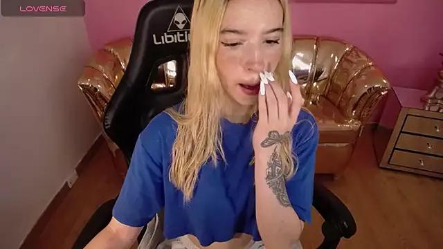Try our streaming cams variety and talk on a personal level with our adorable girls streamers, showing off their bountiful shapes and dildos.