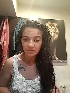 alinaalinutzq from StripChat is Freechat