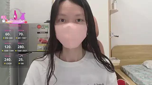 AlinaBaby_T from StripChat is Freechat