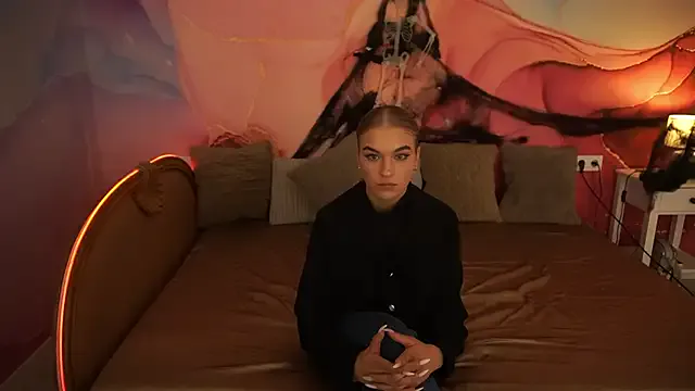 Try our streaming cams variety and talk on a personal level with our adorable girls streamers, showing off their bountiful shapes and dildos.