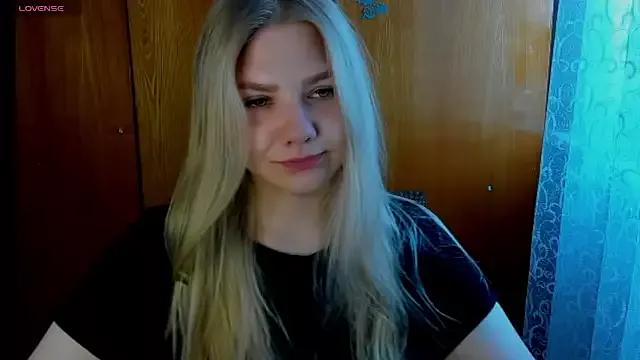 AlinaMors from StripChat is Freechat