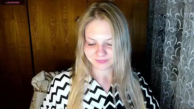 AlinaMors from StripChat is Freechat