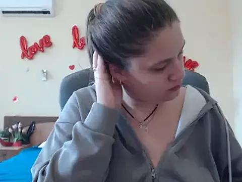 Try our streaming cams variety and talk on a personal level with our adorable girls streamers, showing off their bountiful shapes and dildos.