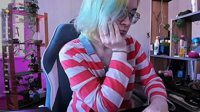 alisahug from StripChat is Freechat