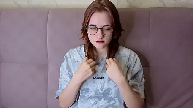 AlisaKissi from StripChat is Freechat