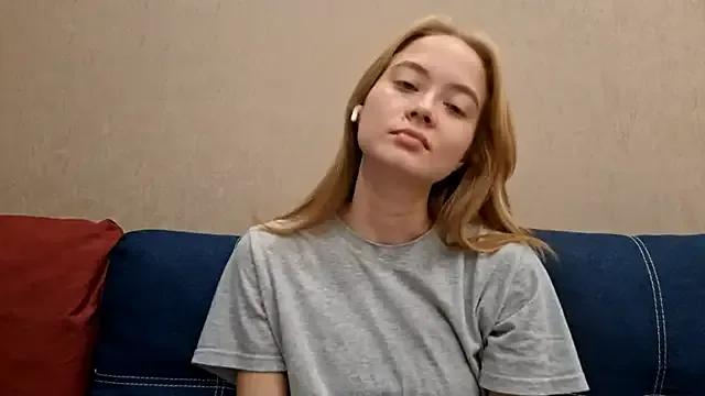 ALISALISAAS from StripChat is Freechat