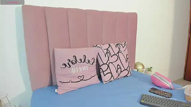 Try our streaming cams variety and talk on a personal level with our adorable girls streamers, showing off their bountiful shapes and dildos.