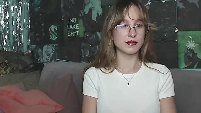 AlishaKellyi from StripChat is Freechat