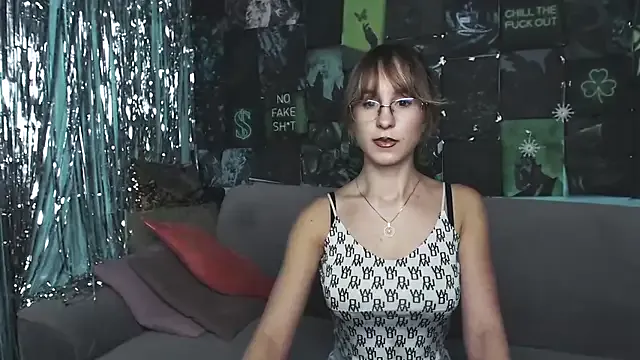 Try our streaming cams variety and talk on a personal level with our adorable girls streamers, showing off their bountiful shapes and dildos.